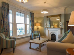 14 Market Cross Place - Beachfront location with lovely sea views - Aldeburgh Coastal Cottages